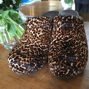 Dansko Leopard Clogs Euro Sz 40